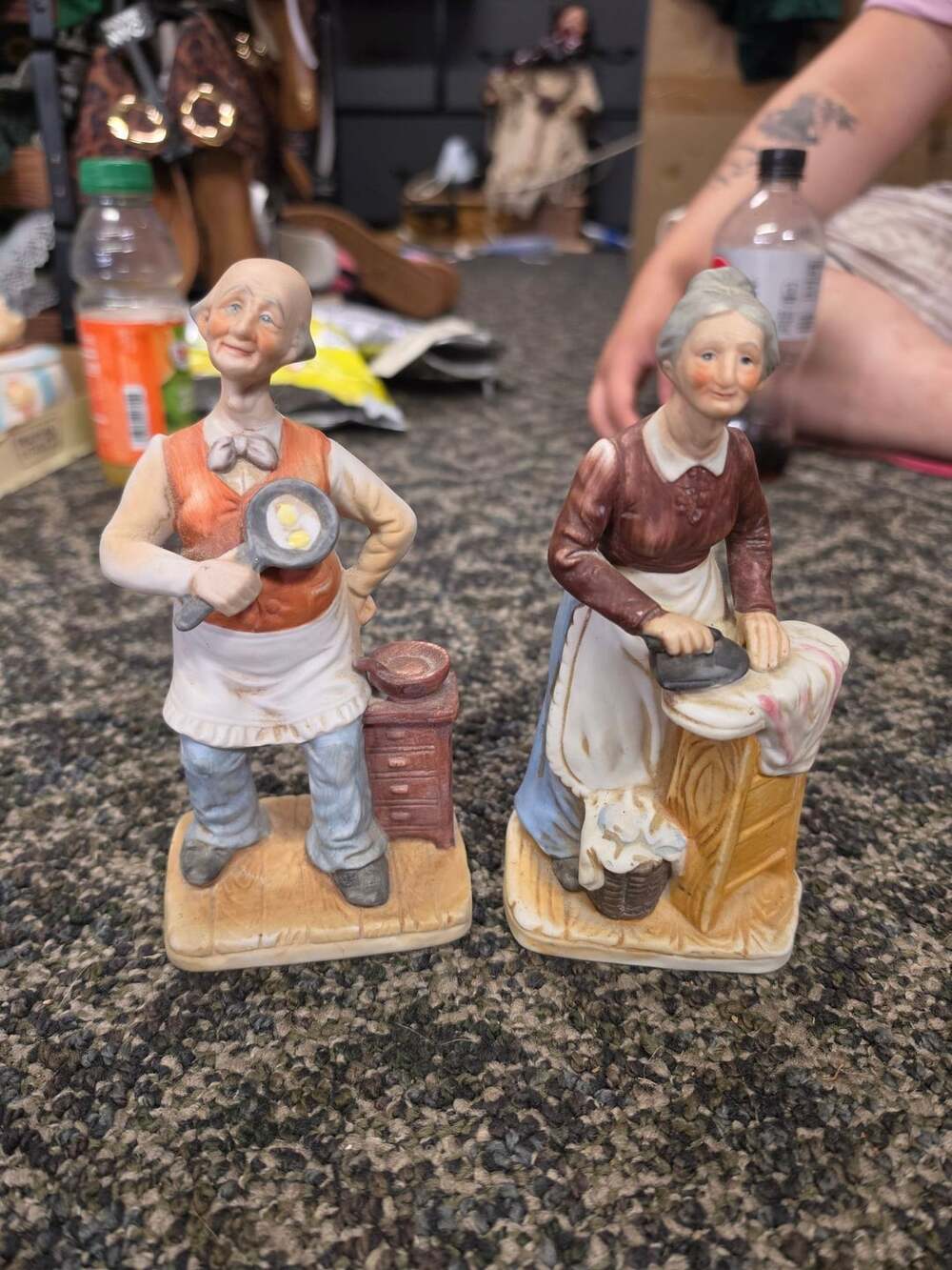 Ardco Vintage Elderly Couple Cooking And Ironing Figurines Set C-3442